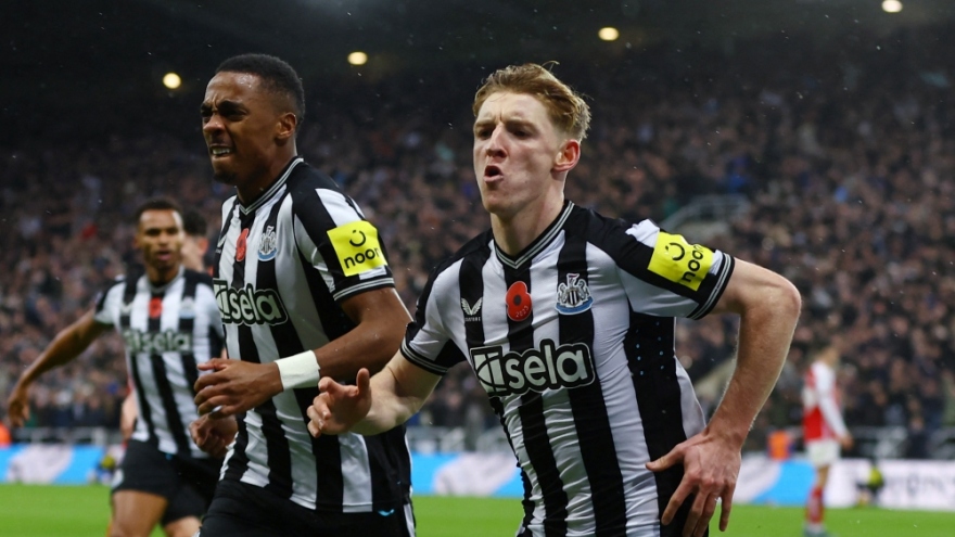 Kết quả Ngoại hạng Anh 5/11: Arsenal thua tranh cãi trước Newcastle