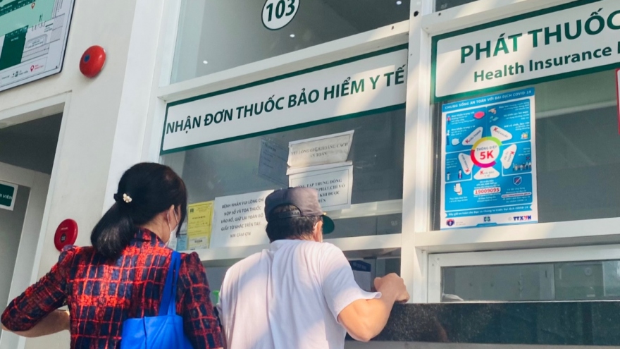 “Trả lại chi phí cho người dân phải tự mua thuốc” - Tại sao không?