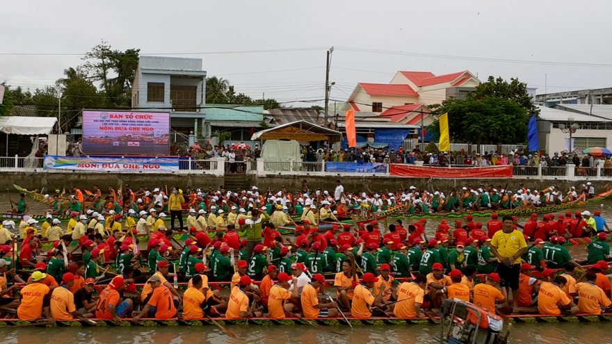 Khai mạc Giải đua ghe Ngo mừng lễ hội Ok om bok 2023