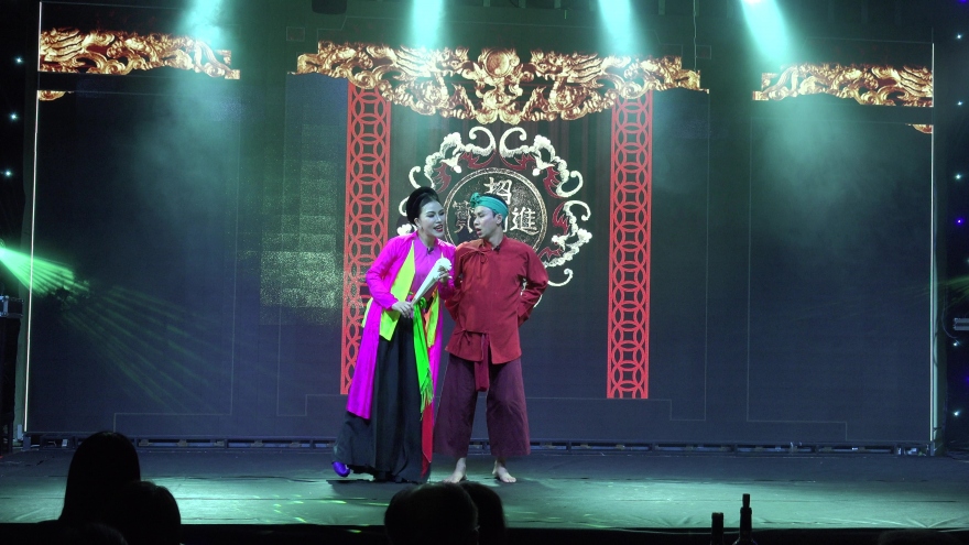 Ấn tượng với những làn chèo trong chương trình nghệ thuật “Ký ức một miền quê”