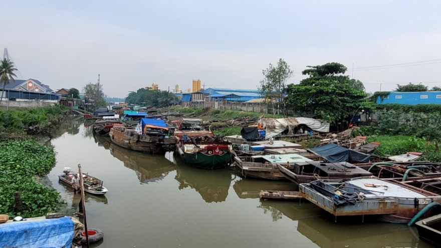 Thành phố Mỹ Tho quyết liệt xử lý “cát tặc” trên sông Tiền