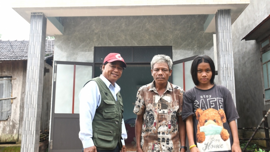 Thầy giáo của dân làng