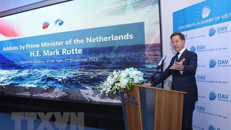 Thủ tướng Hà Lan trao Chứng chỉ Khóa học Luật Biển Clingendael