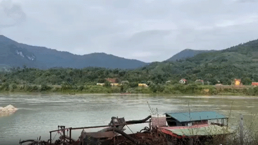 Một người chết do lật thuyền ở Yên Bái