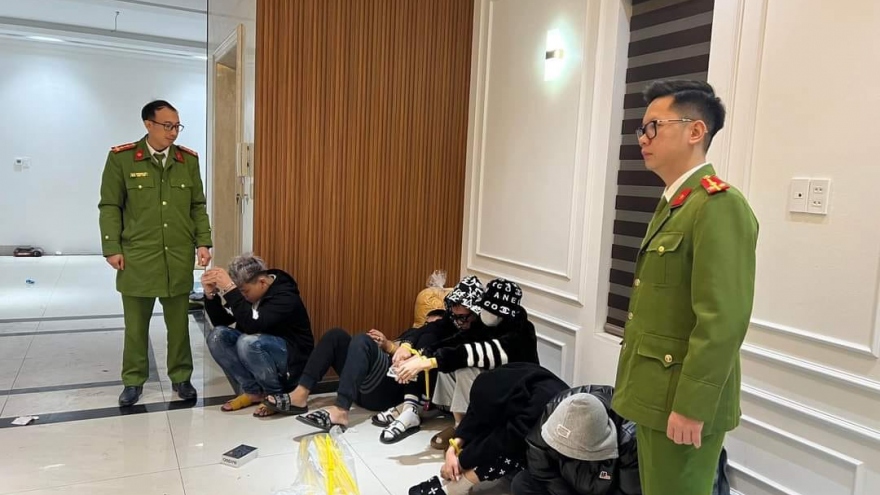 Nhóm nam nữ tụ tập "bay lắc" trong biệt thự ở Vĩnh Phúc