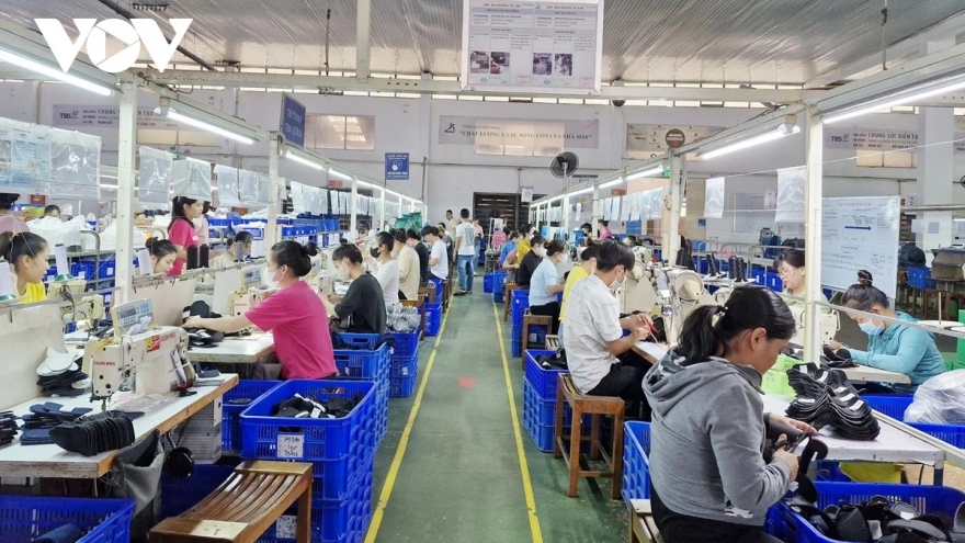 Chốt tăng lương tối thiểu vùng năm 2024 thêm 6%