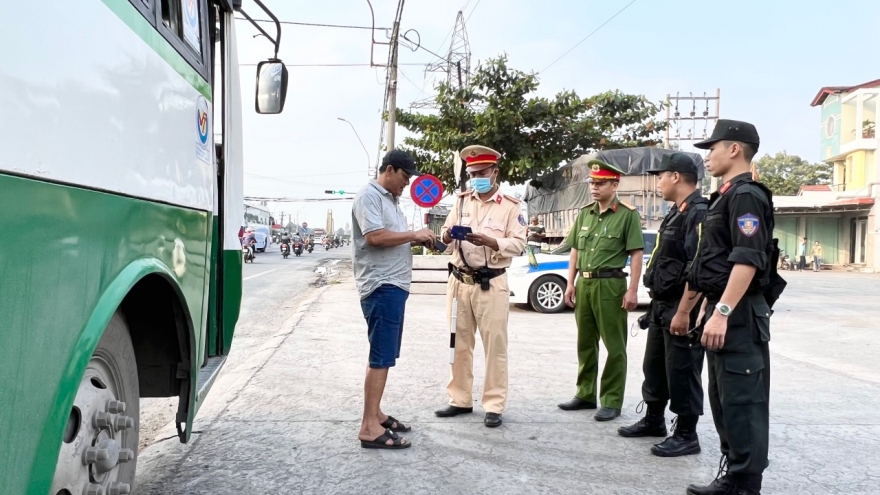 Thủ tướng yêu cầu tăng cường bảo đảm an ninh, trật tự dịp Lễ 30/4 và 1/5