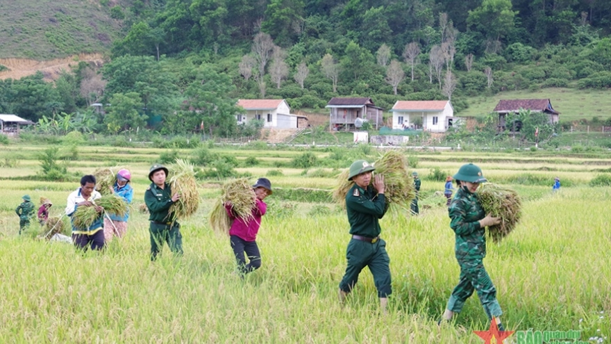 Cờ Đảng trên đỉnh Ka Đay