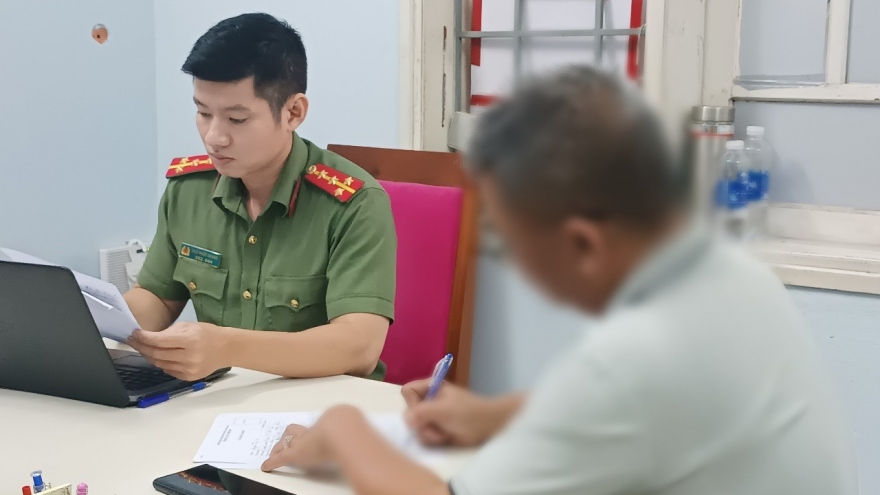 Thông tin việc trộm bánh xe ô tô giữa ban ngày tại Đà Nẵng là sai sự thật