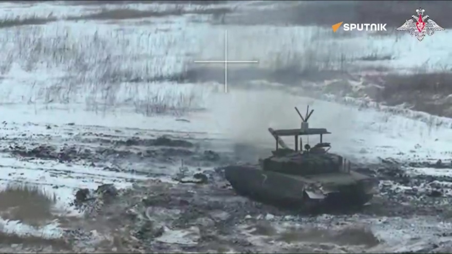 Hé lộ hệ thống chống UAV mới bảo vệ xe tăng Nga ở Ukraine