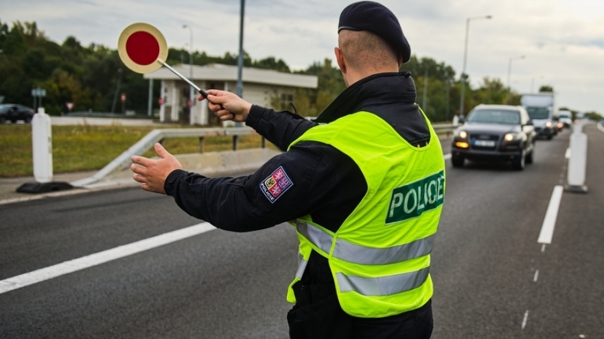 Séc gia hạn kiểm soát biên giới với Slovakia đến ngày 2/2