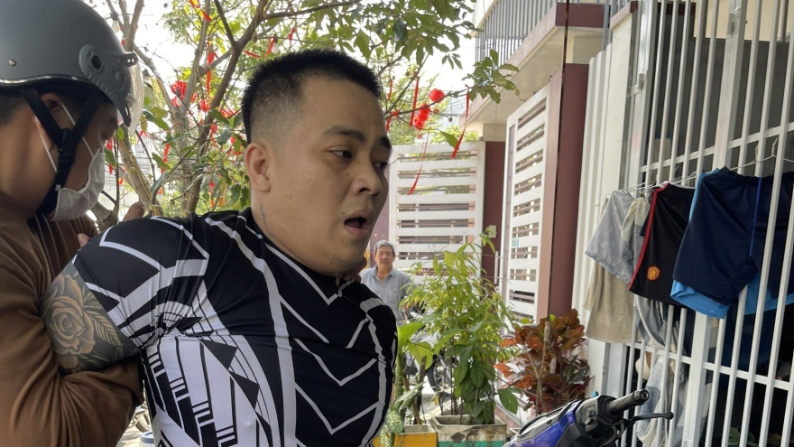 Cảnh sát hình sự khống chế đối tượng cộm cán trộm nhiều xe máy