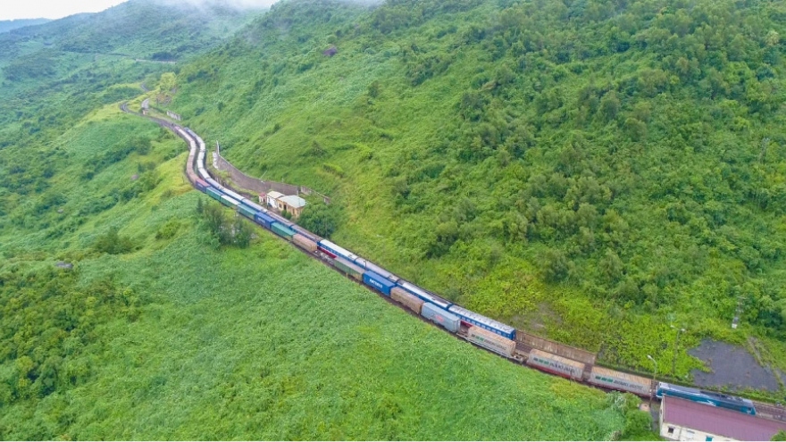 "Đường tàu mùa xuân" - Con đường thống nhất