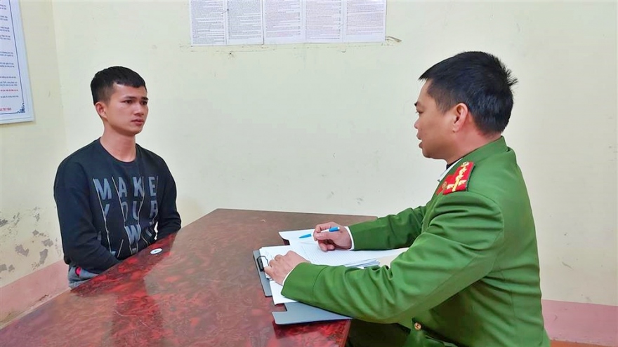 Bắt đối tượng tính với ma túy, lái mô tô đâm vào người thi hành công vụ