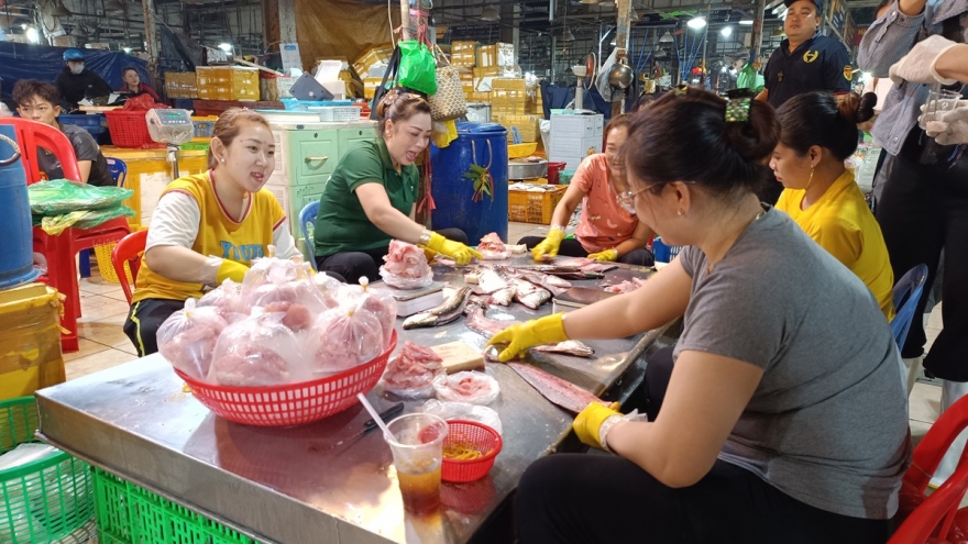 Công khai cơ sở kinh doanh thực phẩm vi phạm để cảnh báo người tiêu dùng