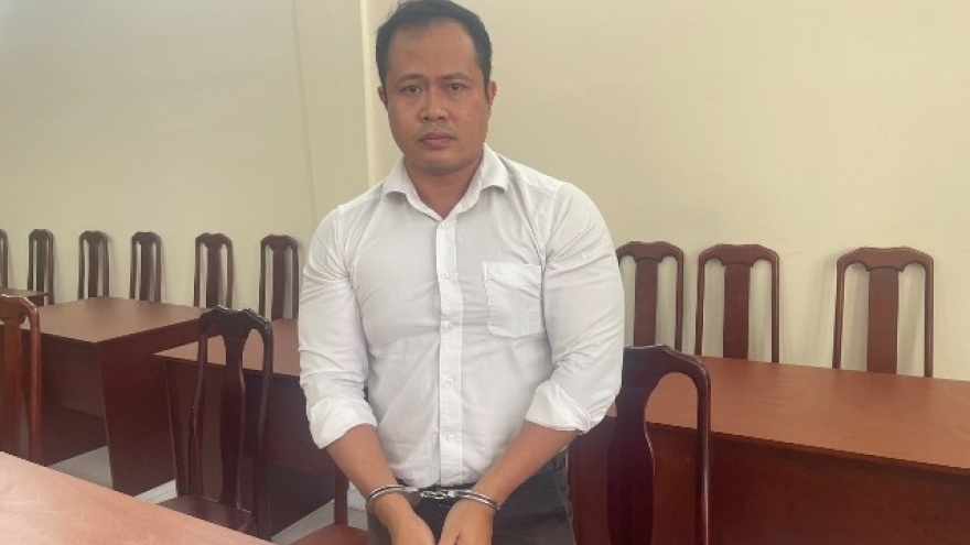 Nóng 24: Thanh tra ngân hàng làm giả giấy tờ lừa đảo 5,5 tỷ đồng