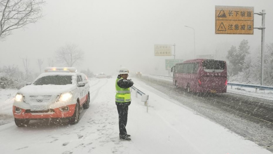 Trung Quốc lần đầu tiên ban bố cảnh báo đóng băng màu cam sau 14 năm