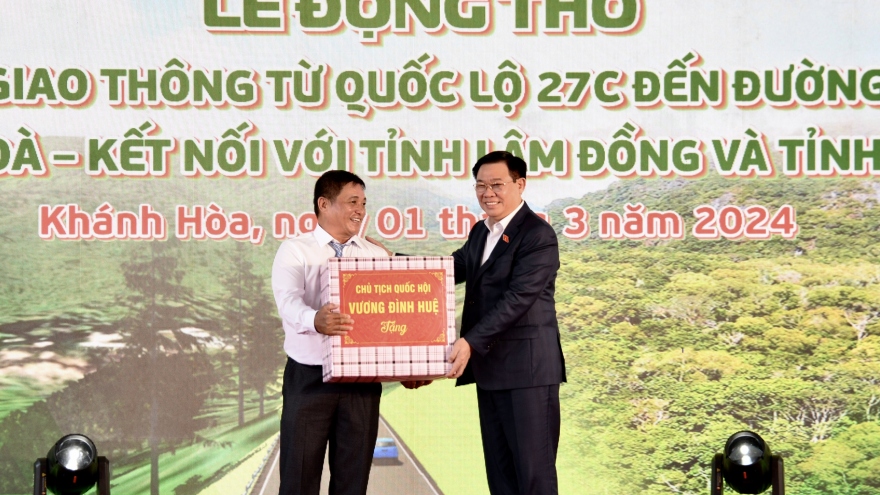 Chủ tịch Quốc hội dự Lễ động thổ dự án đường giao thông tại tỉnh Khánh Hòa