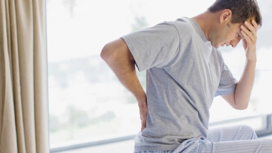 Đau buốt đường tiết niệu, người đàn ông lo lắng vì không phát hiện ra bệnh