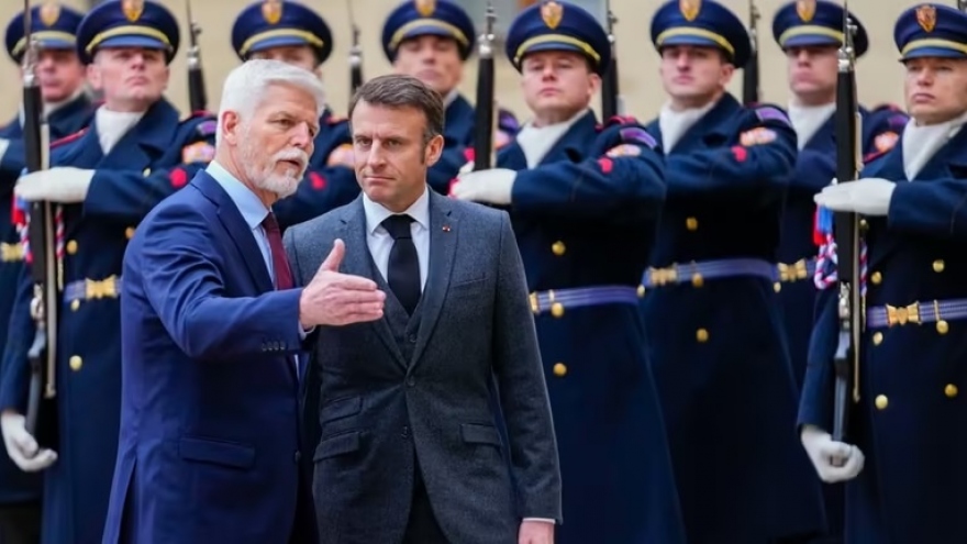 Tổng thống Séc và Pháp thảo luận về các biện pháp hỗ trợ đạn dược cho Ukraine