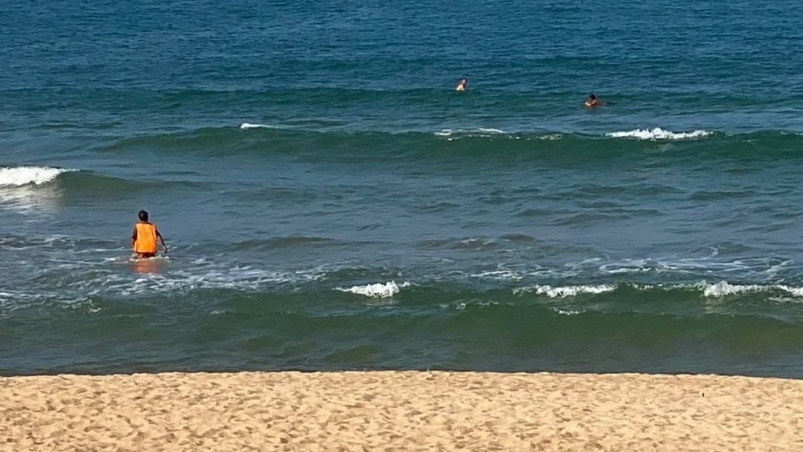 Rủ nhau tắm biển, 1 thiếu niên ở Phú Yên bị đuối nước