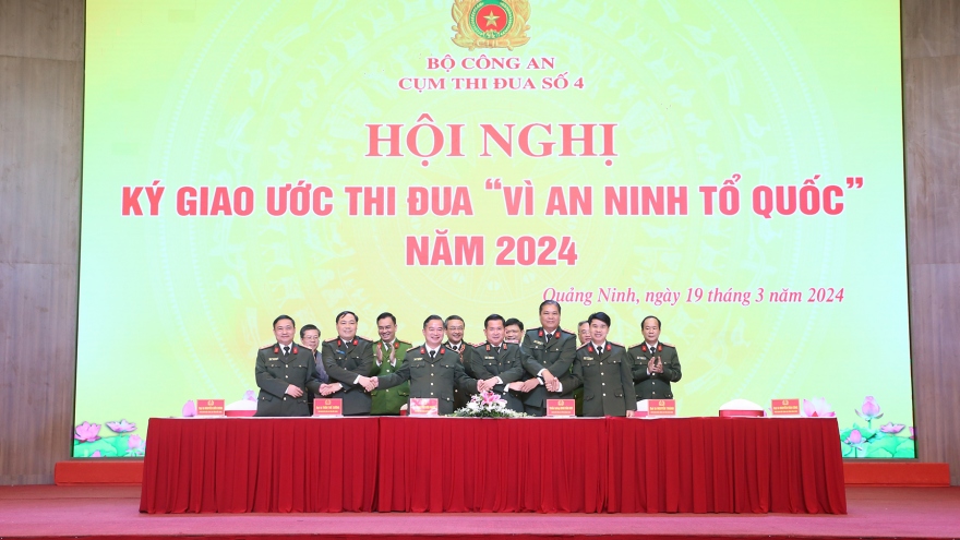 Công an 6 tỉnh ký giao ước thi đua “Vì an ninh Tổ quốc”