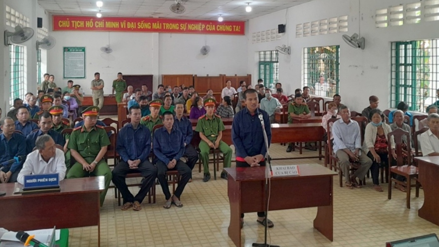 Tuyên án nhóm đối tượng “cưỡng đoạt tài sản” hơn 30 năm tù