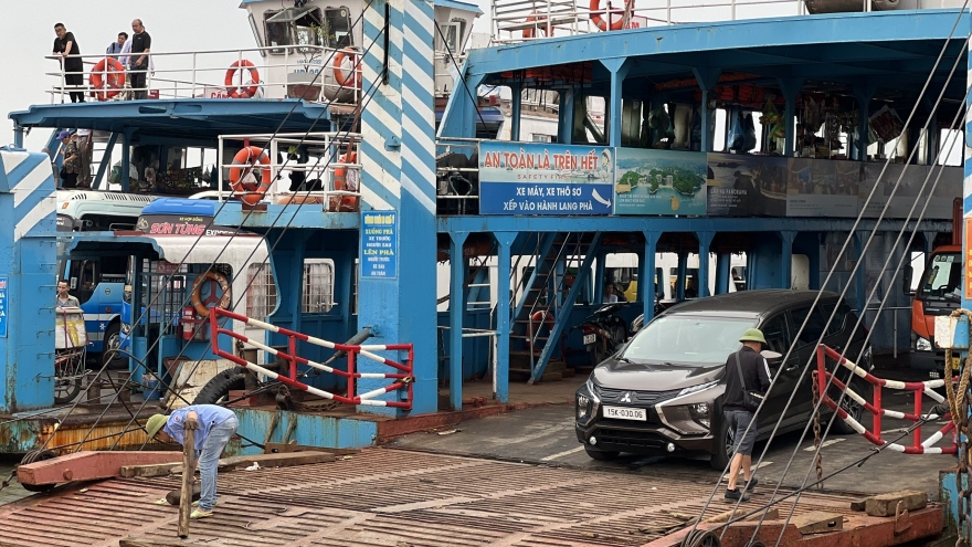 Hải Phòng phân luồng giao thông, nỗ lực giảm ùn tắc ra Cát Bà trong dịp nghỉ lễ