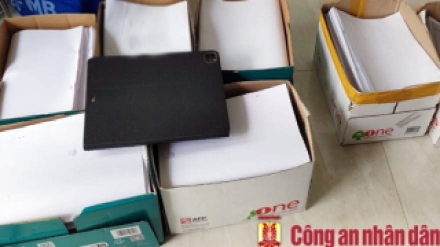 Bắt giám đốc và nhân viên công ty thẩm tra gói thầu