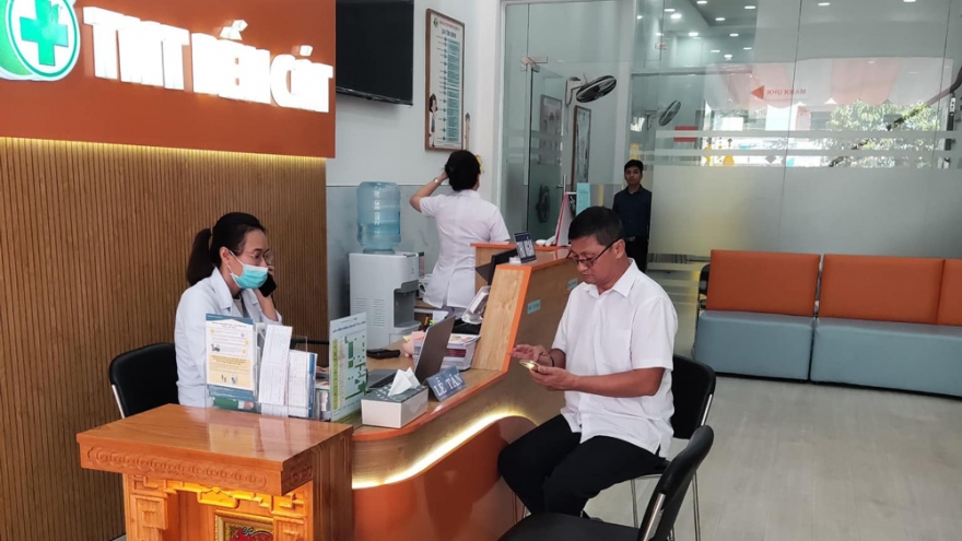 Bé gái 2 tháng tuổi ở Bình Dương sốc phản vệ sau tiêm vaccine