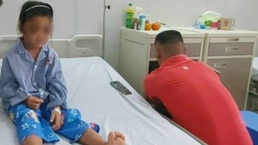 Tạm đình chỉ giáo viên để điều tra nguyên nhân 1 học sinh nhập viện
