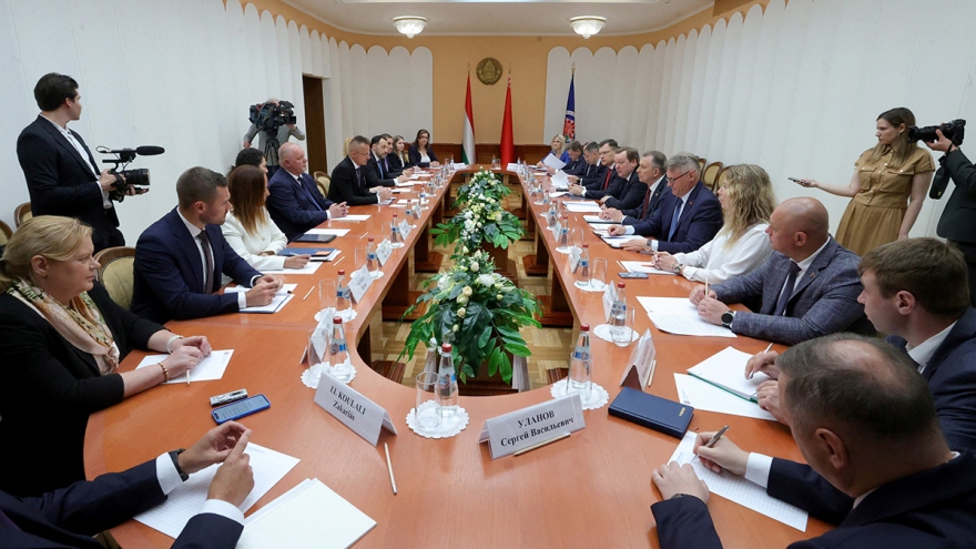 Hungary và Belarus ký thỏa thuận hợp tác năng lượng hạt nhân