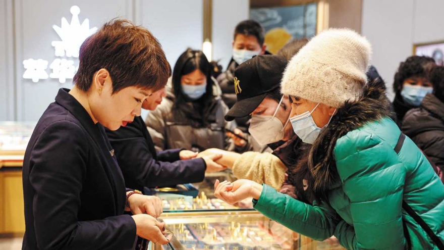 Giá vàng tăng "điên rồ và ngoài dự đoán": Nhìn từ thị trường Trung Quốc