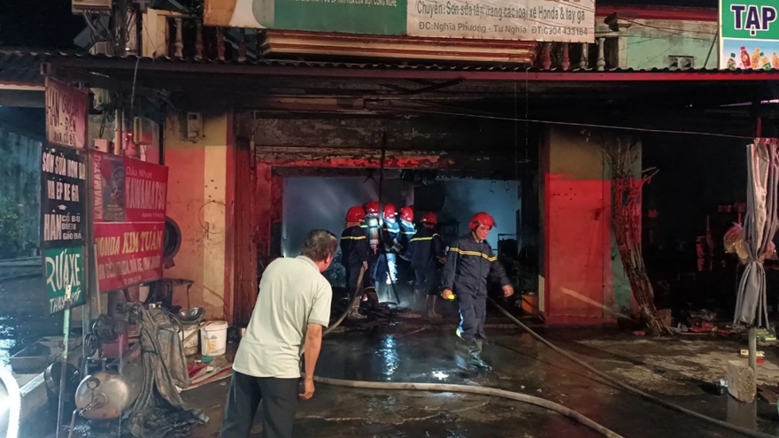 Cháy nhà ở Quảng Ngãi thiêu rụi nhiều xe máy