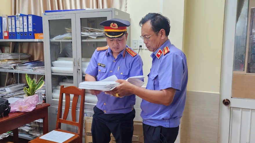 Bắt tạm giam cán bộ địa chính và nguyên chủ tịch xã ở Phú Quốc