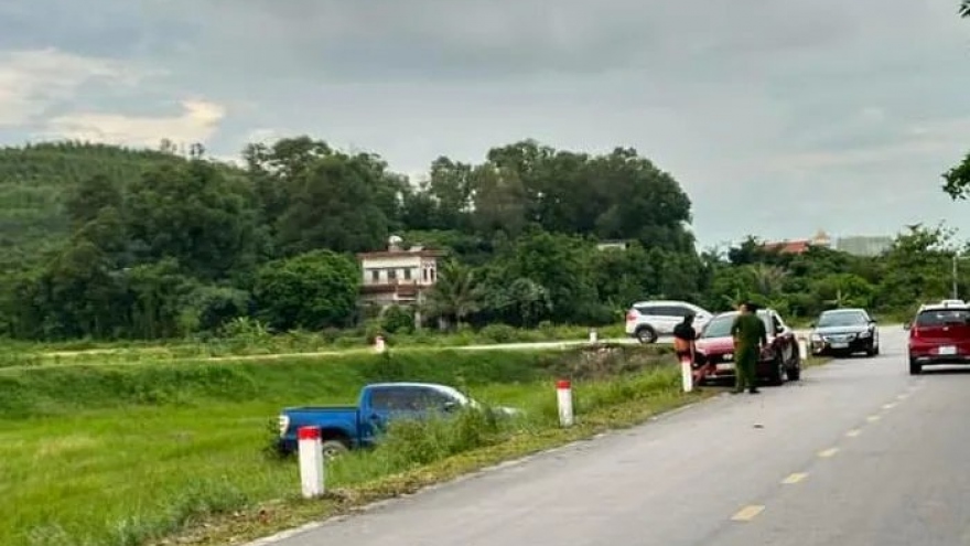 Truy bắt nghi phạm đâm mẹ bạn gái tử vong