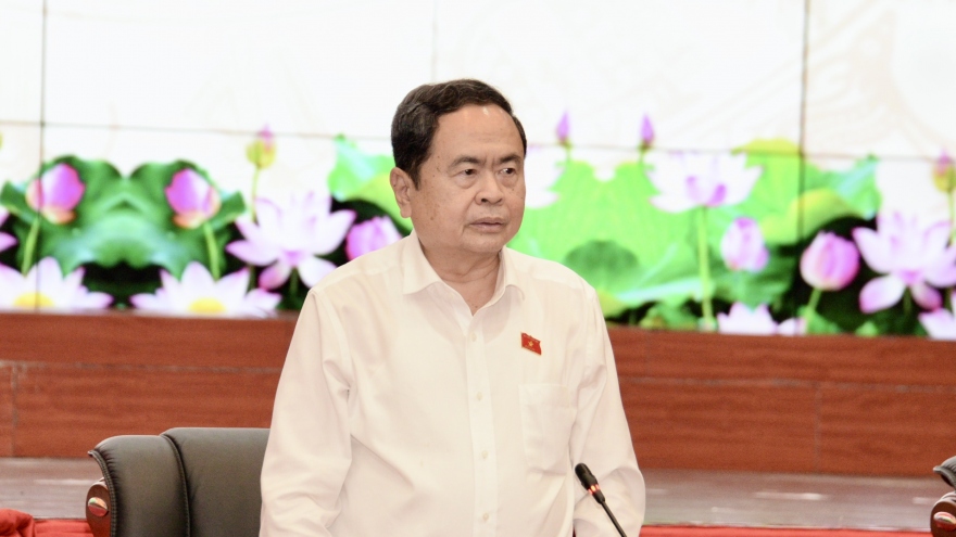 Chủ tịch Quốc hội đề nghị Hải Phòng đi đầu trong việc một luật sửa nhiều luật