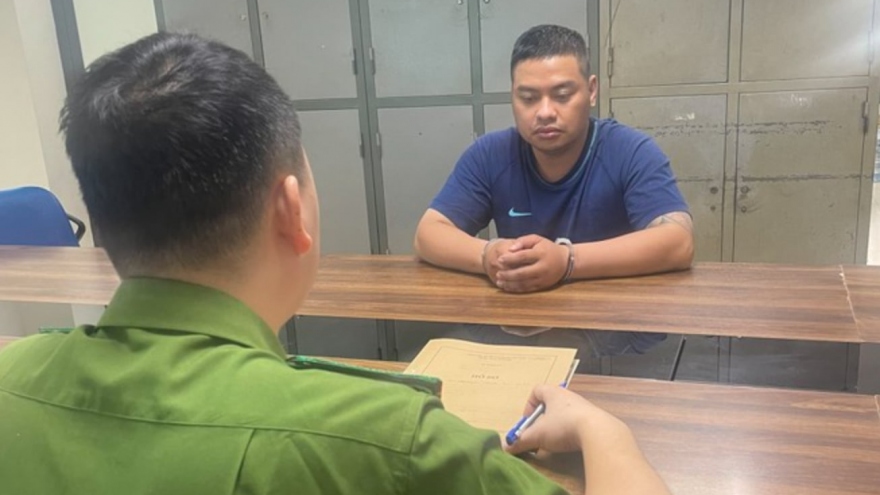 Đóng vai khách hàng sang trọng để trộm tôm hùm, Iphone tại Hà Nội