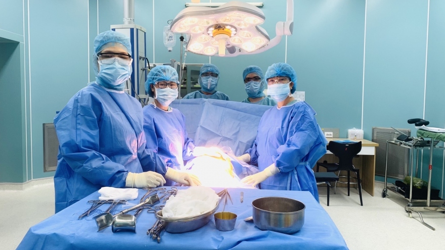 Thai lạc trong ổ bụng, một thai phụ nguy kịch được cứu kịp thời