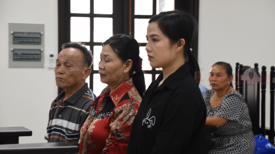 Làm sổ đỏ giả để lừa đảo, cả bố mẹ và con gái đều phải ngồi tù