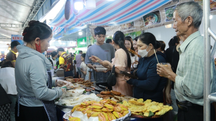 Không gian ẩm thực “Hương vị miền hoa nắng” chào mừng lễ hội Vì Hòa bình 2024