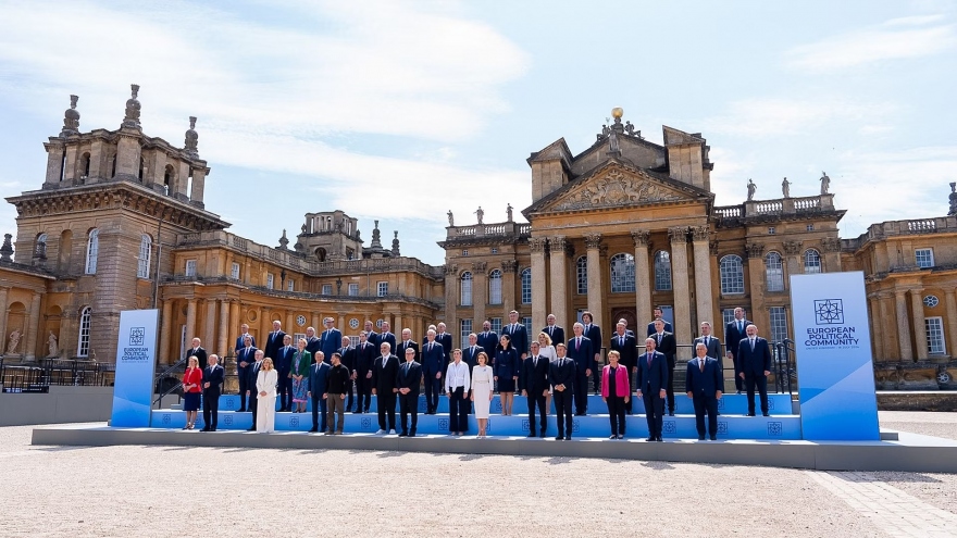 Hội nghị thượng đỉnh Cộng đồng châu Âu mở ra triển vọng quan hệ Anh-EU