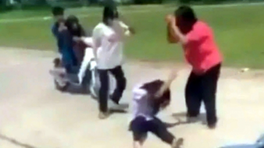 Điều tra vụ việc nữ sinh lớp 7 bị đánh hội đồng ở Hải Dương