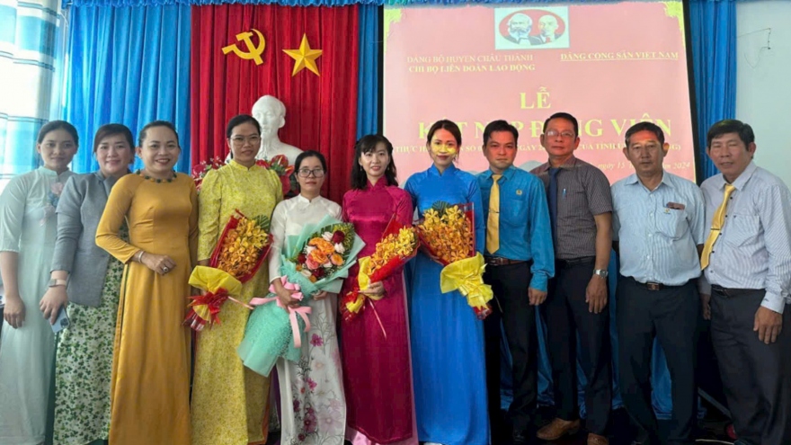 Tiền Giang: Kết nạp gần 120 đảng viên ở lĩnh vực kinh tế tư nhân