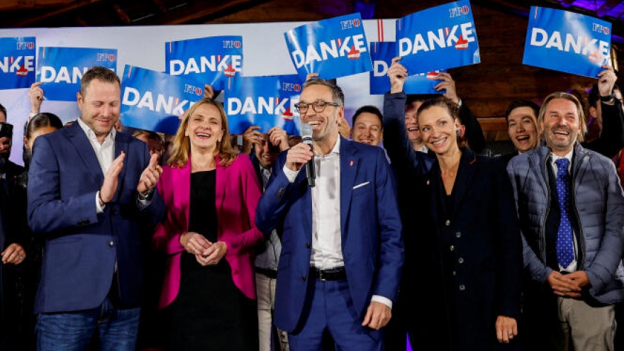 Đảng cực hữu dẫn đầu trong cuộc tổng tuyển cử ở Áo