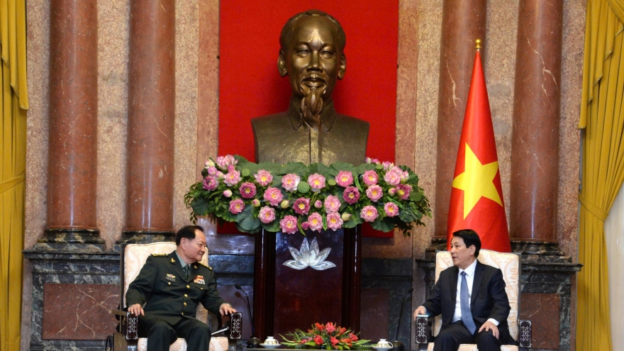 Chủ tịch nước Lương Cường tiếp Phó Chủ tịch Quân ủy Trung ương Trung Quốc