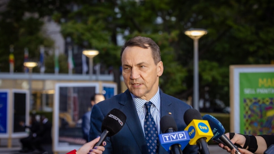 Ba Lan đóng cửa lãnh sự quán Nga với cáo buộc phá hoại