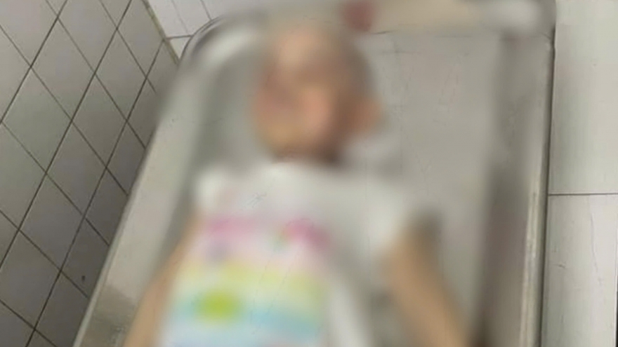 Tạm giữ người mẹ trong vụ bé gái 5 tuổi tử vong