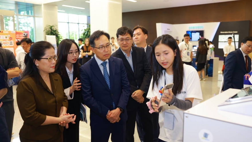 Samsung Việt Nam tổng kết và trao giải cuộc thi Solve for Tomorrow