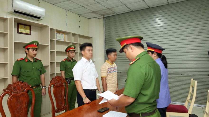 Khởi tố thêm một phó giám đốc và nhân viên trung tâm đăng kiểm vì nhận hối lộ